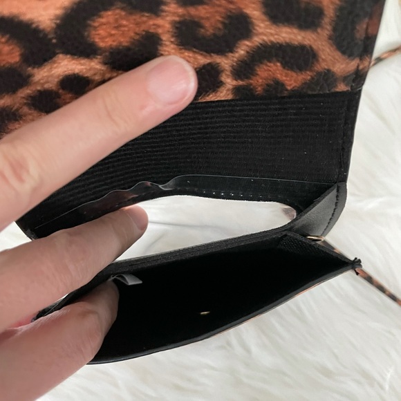 Leopard Crossbody Purse - Picture 5 of 9